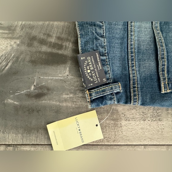 NWT Lucky Brand Kids Classic Straight Jeans - Picture 4 of 7